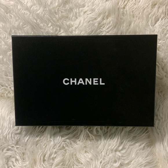 CHANEL shoe box. Size below. - Picture 1 of 3